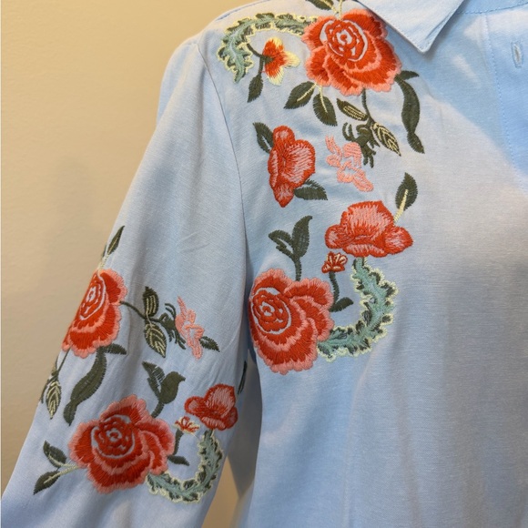 Hannah Light Blue Shirt with Floral Embroidery - Picture 4 of 11